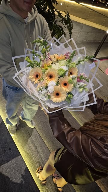 Entrega personalizada de un ramo de flores de All Flower